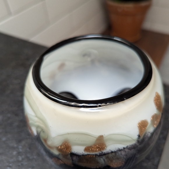 Blown art glass round vase with glitter - Picture 6 of 11